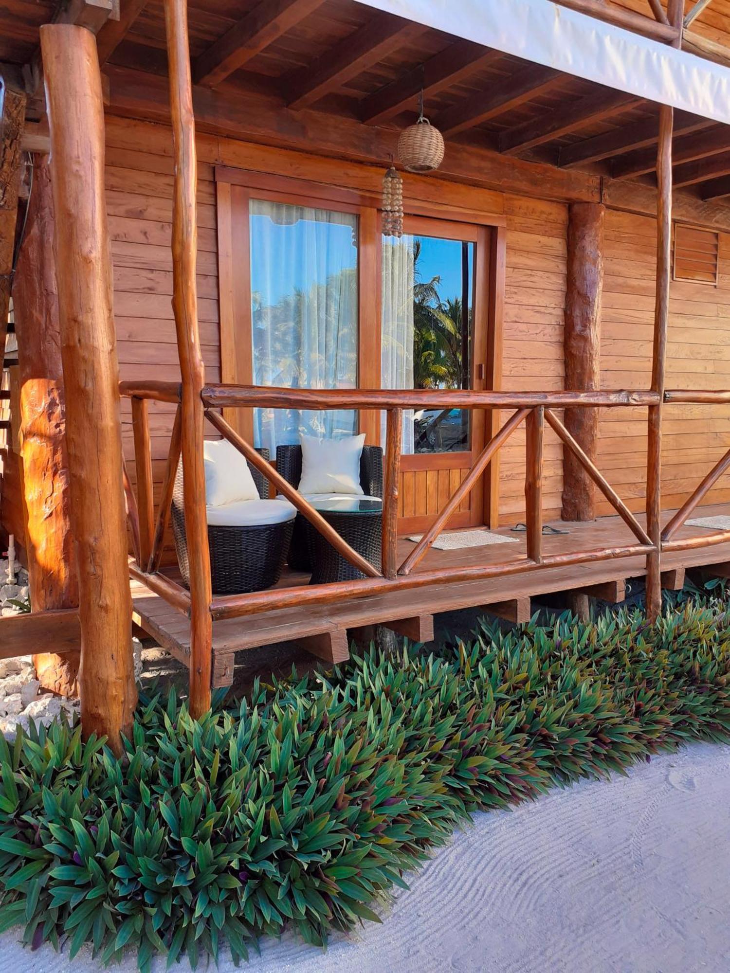 Palmeras De Mahahual Cabanas Dış mekan fotoğraf